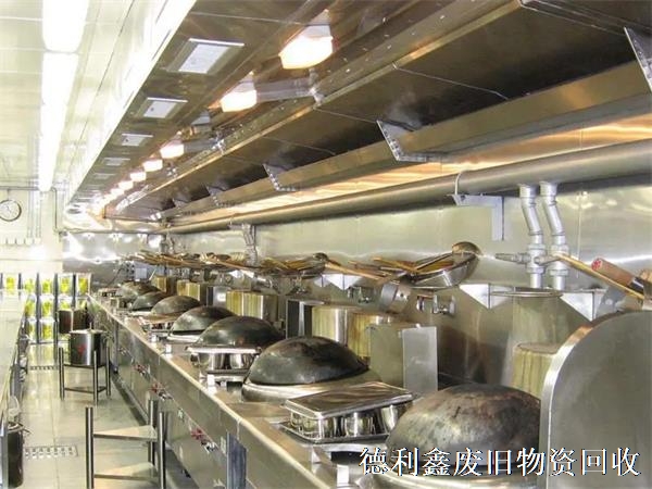 北京賓館設(shè)備回收，國貿(mào)收購二手地毯，貨架大量回收